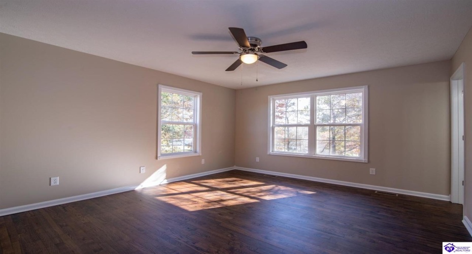 Thompson Road, Rineyville, Kentucky 40162, ,2 BathroomsBathrooms,For Sale,Thompson Road,HK24004279