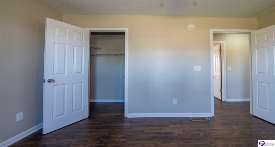 Thompson Road, Rineyville, Kentucky 40162, ,2 BathroomsBathrooms,For Sale,Thompson Road,HK24004279