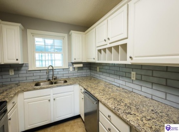 Amanda Jo Drive, Elizabethtown, Kentucky 42701, ,2 BathroomsBathrooms,For Sale,Amanda Jo Drive,HK24004280