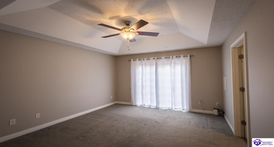 Amanda Jo Drive, Elizabethtown, Kentucky 42701, ,2 BathroomsBathrooms,For Sale,Amanda Jo Drive,HK24004280