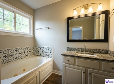 Amanda Jo Drive, Elizabethtown, Kentucky 42701, ,2 BathroomsBathrooms,For Sale,Amanda Jo Drive,HK24004280