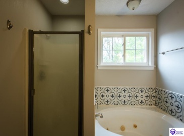 Amanda Jo Drive, Elizabethtown, Kentucky 42701, ,2 BathroomsBathrooms,For Sale,Amanda Jo Drive,HK24004280