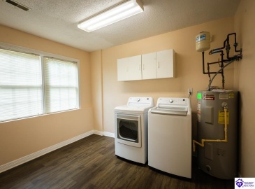 Amanda Jo Drive, Elizabethtown, Kentucky 42701, ,2 BathroomsBathrooms,For Sale,Amanda Jo Drive,HK24004280