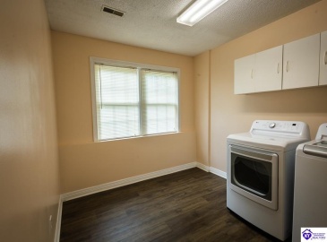 Amanda Jo Drive, Elizabethtown, Kentucky 42701, ,2 BathroomsBathrooms,For Sale,Amanda Jo Drive,HK24004280