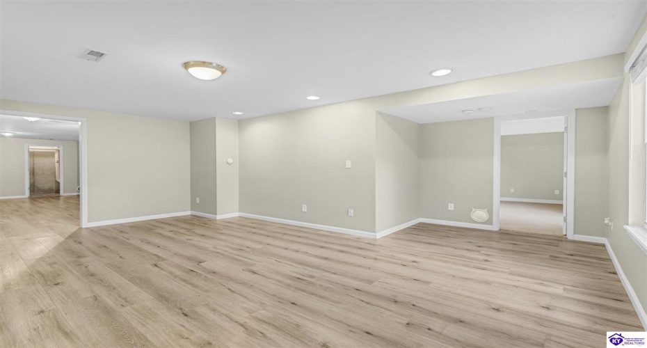 Cavalry Drive, Vine Grove, Kentucky 40175, ,3 BathroomsBathrooms,For Sale,Cavalry Drive,HK24004282