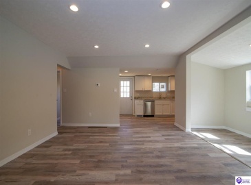 Church Street, Vine Grove, Kentucky 40175, ,3 BathroomsBathrooms,For Sale,Church Street,HK24004283