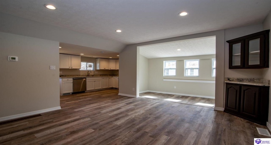 Church Street, Vine Grove, Kentucky 40175, ,3 BathroomsBathrooms,For Sale,Church Street,HK24004283