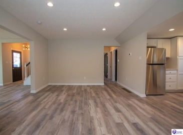 Church Street, Vine Grove, Kentucky 40175, ,3 BathroomsBathrooms,For Sale,Church Street,HK24004283