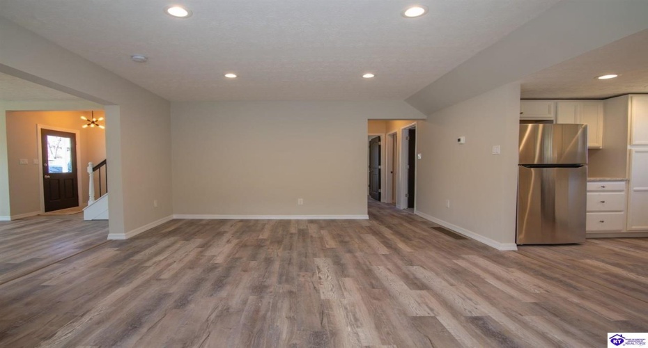 Church Street, Vine Grove, Kentucky 40175, ,3 BathroomsBathrooms,For Sale,Church Street,HK24004283