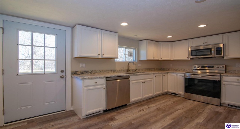 Church Street, Vine Grove, Kentucky 40175, ,3 BathroomsBathrooms,For Sale,Church Street,HK24004283