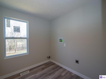 Church Street, Vine Grove, Kentucky 40175, ,3 BathroomsBathrooms,For Sale,Church Street,HK24004283