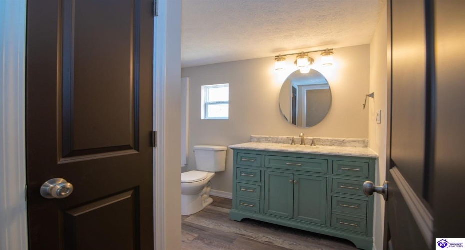 Church Street, Vine Grove, Kentucky 40175, ,3 BathroomsBathrooms,For Sale,Church Street,HK24004283