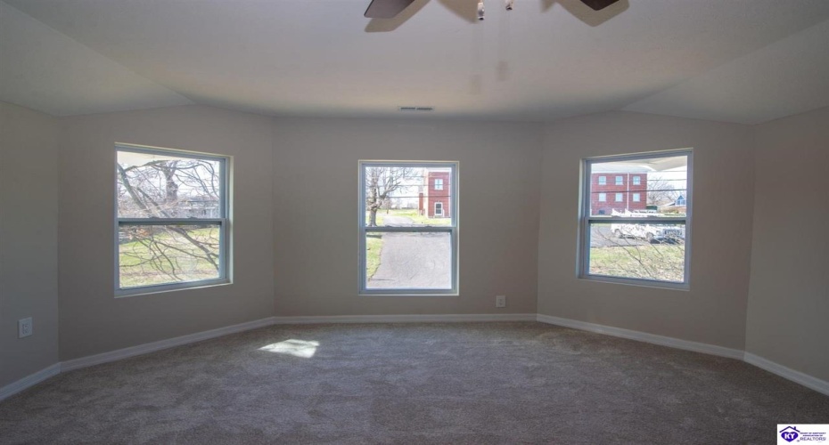 Church Street, Vine Grove, Kentucky 40175, ,3 BathroomsBathrooms,For Sale,Church Street,HK24004283