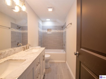 Church Street, Vine Grove, Kentucky 40175, ,3 BathroomsBathrooms,For Sale,Church Street,HK24004283