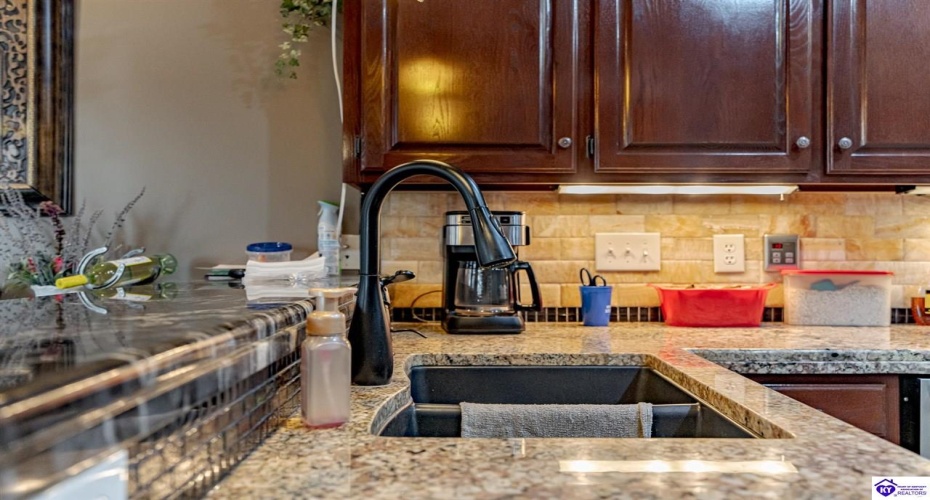 Highway 79, Brandenburg, Kentucky 40108, ,3 BathroomsBathrooms,For Sale,Highway 79,HK24004284