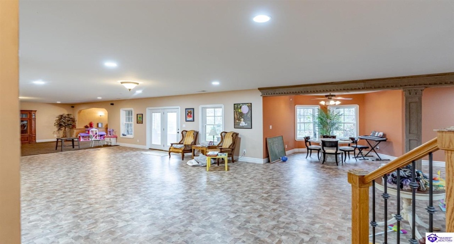 Highway 79, Brandenburg, Kentucky 40108, ,3 BathroomsBathrooms,For Sale,Highway 79,HK24004284