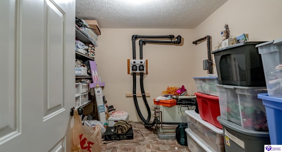 Highway 79, Brandenburg, Kentucky 40108, ,3 BathroomsBathrooms,For Sale,Highway 79,HK24004284