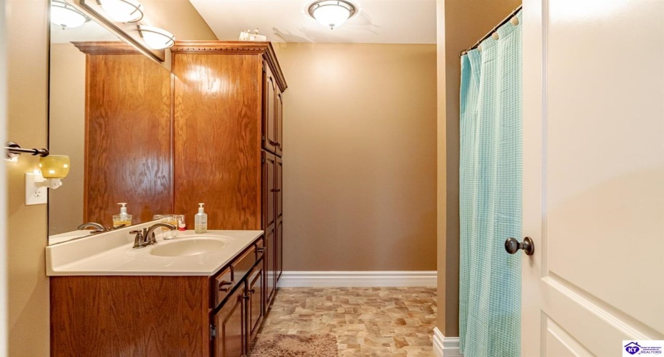 Highway 79, Brandenburg, Kentucky 40108, ,3 BathroomsBathrooms,For Sale,Highway 79,HK24004284