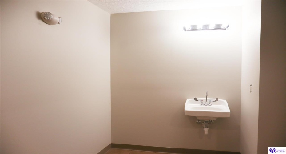 Dixie Avenue, Elizabethtown, Kentucky 42701, ,For Sale,Dixie Avenue,HK24004292