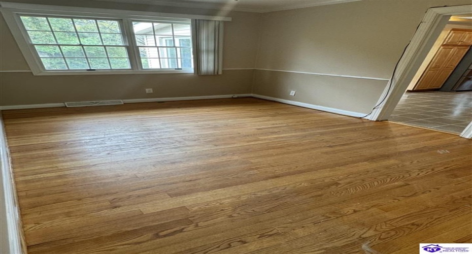 Commanche Drive, Elizabethtown, Kentucky 42701, ,3 BathroomsBathrooms,For Sale,Commanche Drive,HK24003913