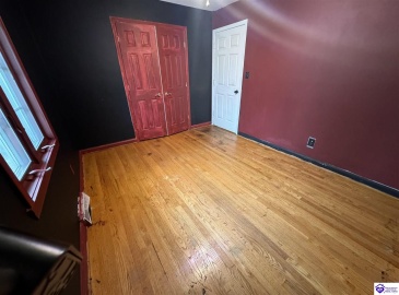 Commanche Drive, Elizabethtown, Kentucky 42701, ,3 BathroomsBathrooms,For Sale,Commanche Drive,HK24003913