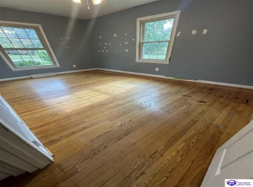 Commanche Drive, Elizabethtown, Kentucky 42701, ,3 BathroomsBathrooms,For Sale,Commanche Drive,HK24003913