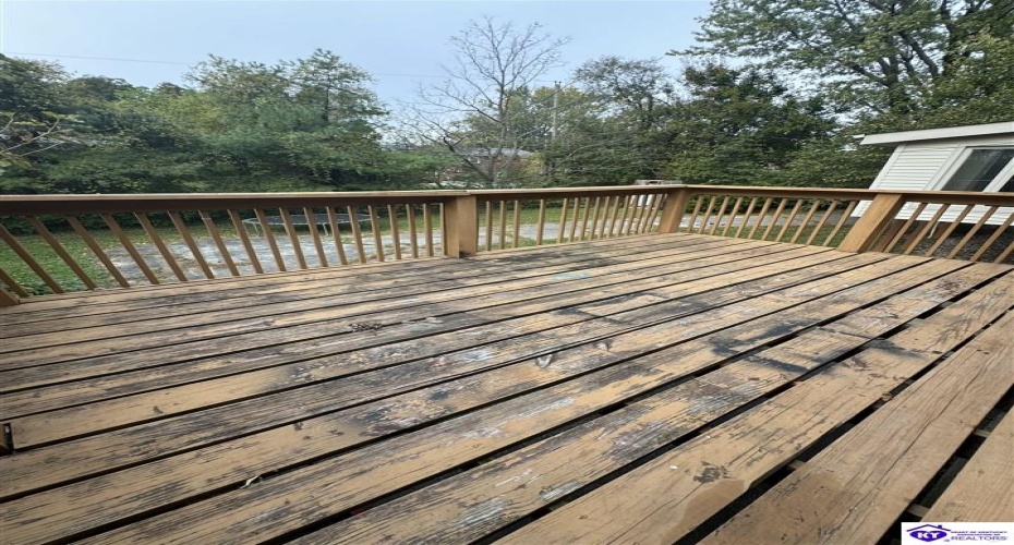 Commanche Drive, Elizabethtown, Kentucky 42701, ,3 BathroomsBathrooms,For Sale,Commanche Drive,HK24003913