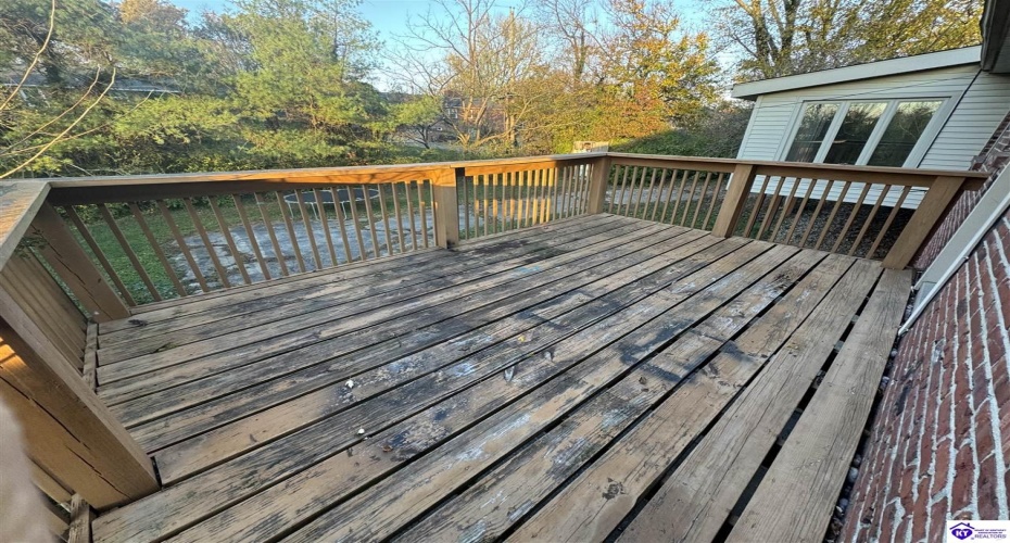 Commanche Drive, Elizabethtown, Kentucky 42701, ,3 BathroomsBathrooms,For Sale,Commanche Drive,HK24003913