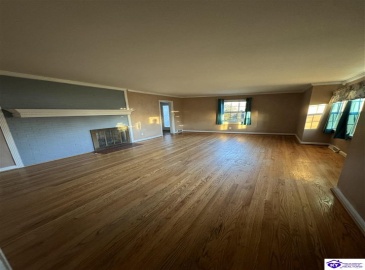 Commanche Drive, Elizabethtown, Kentucky 42701, ,3 BathroomsBathrooms,For Sale,Commanche Drive,HK24003913