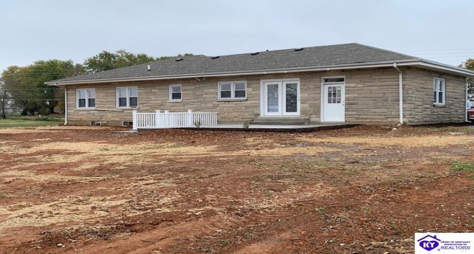 New Jackson Highway, Magnolia, Kentucky 42757, ,2 BathroomsBathrooms,For Sale,New Jackson Highway,HK24004287