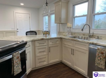 New Jackson Highway, Magnolia, Kentucky 42757, ,2 BathroomsBathrooms,For Sale,New Jackson Highway,HK24004287