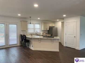 New Jackson Highway, Magnolia, Kentucky 42757, ,2 BathroomsBathrooms,For Sale,New Jackson Highway,HK24004287