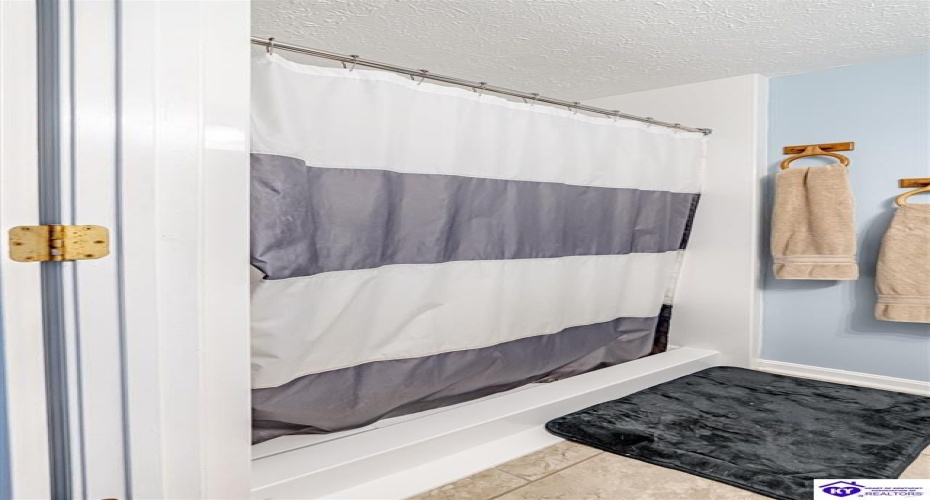 McCrary Road, Guston, Kentucky 40142, ,2 BathroomsBathrooms,For Sale,McCrary Road,HK24004288