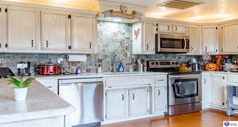 McCrary Road, Guston, Kentucky 40142, ,2 BathroomsBathrooms,For Sale,McCrary Road,HK24004288