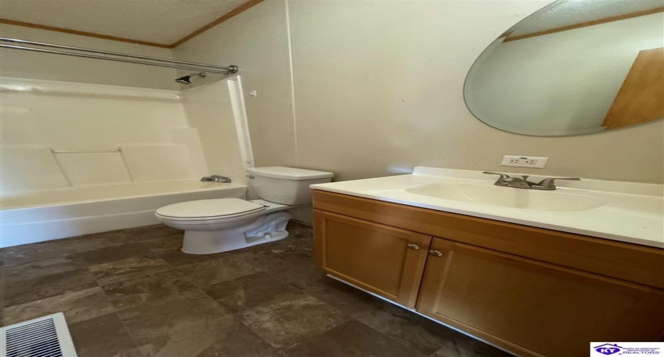 Shale Lane, Rineyville, Kentucky 40161, ,2 BathroomsBathrooms,For Sale,Shale Lane,HK24004289