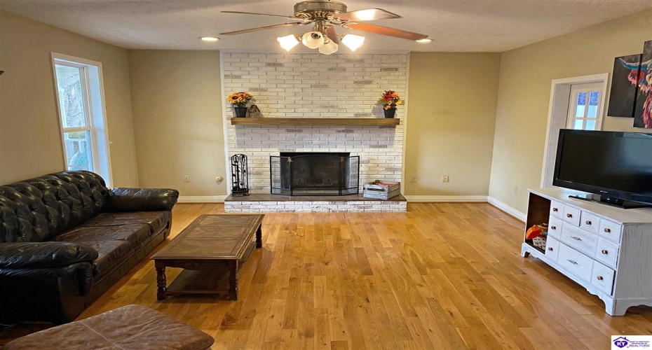 Otter Creek Road, Vine Grove, Kentucky 40175, ,3 BathroomsBathrooms,For Sale,Otter Creek Road,HK24004291