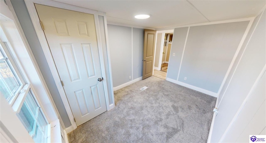 Teresa Road, Elizabethtown, Kentucky 42701, ,2 BathroomsBathrooms,For Sale,Teresa Road,HK24004293