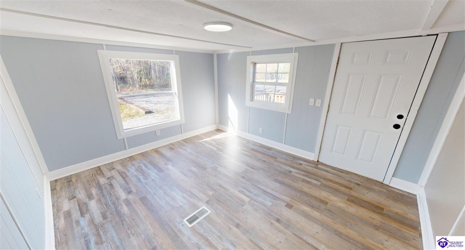 Teresa Road, Elizabethtown, Kentucky 42701, ,2 BathroomsBathrooms,For Sale,Teresa Road,HK24004293