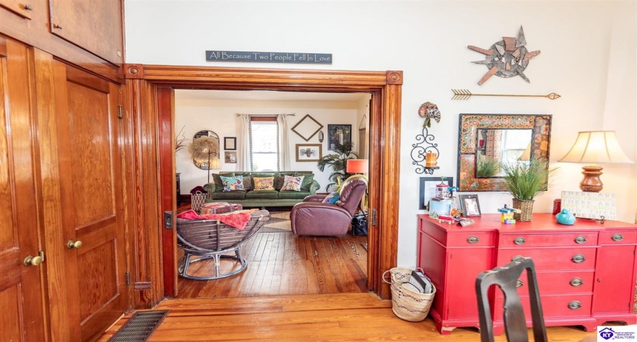 Beech Street, Glendale, Kentucky 42740, ,2 BathroomsBathrooms,For Sale,Beech Street,HK24004294