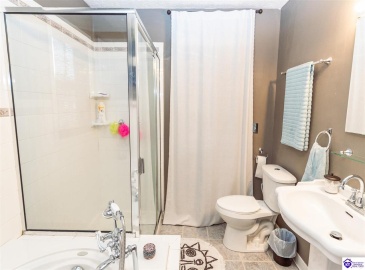 Beech Street, Glendale, Kentucky 42740, ,2 BathroomsBathrooms,For Sale,Beech Street,HK24004294