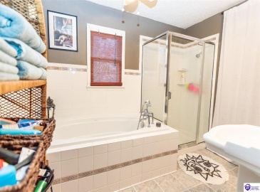 Beech Street, Glendale, Kentucky 42740, ,2 BathroomsBathrooms,For Sale,Beech Street,HK24004294