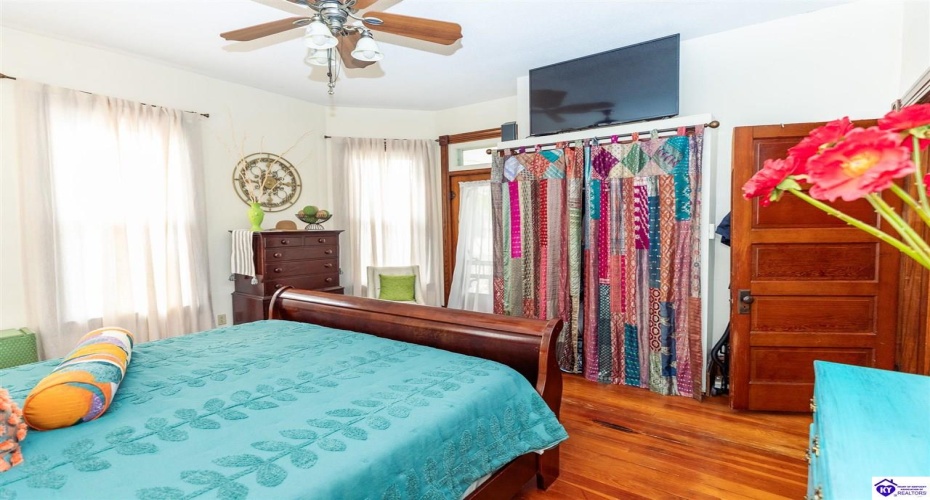 Beech Street, Glendale, Kentucky 42740, ,2 BathroomsBathrooms,For Sale,Beech Street,HK24004294