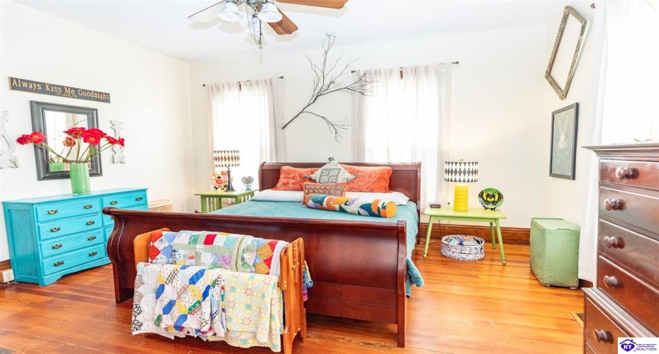 Beech Street, Glendale, Kentucky 42740, ,2 BathroomsBathrooms,For Sale,Beech Street,HK24004294