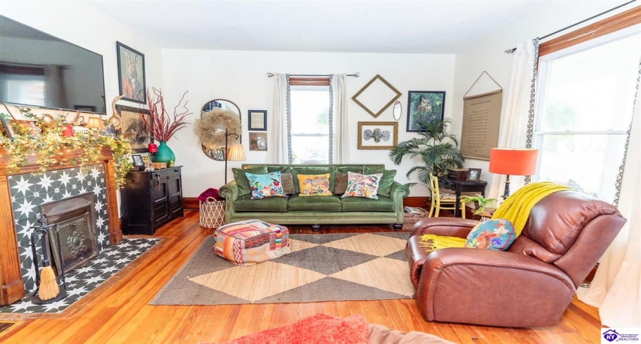 Beech Street, Glendale, Kentucky 42740, ,2 BathroomsBathrooms,For Sale,Beech Street,HK24004294