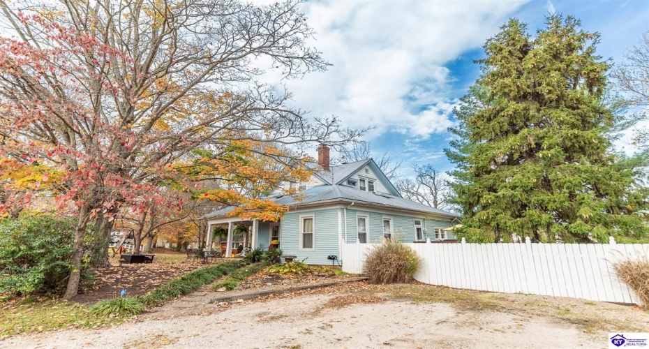 Beech Street, Glendale, Kentucky 42740, ,2 BathroomsBathrooms,For Sale,Beech Street,HK24004294