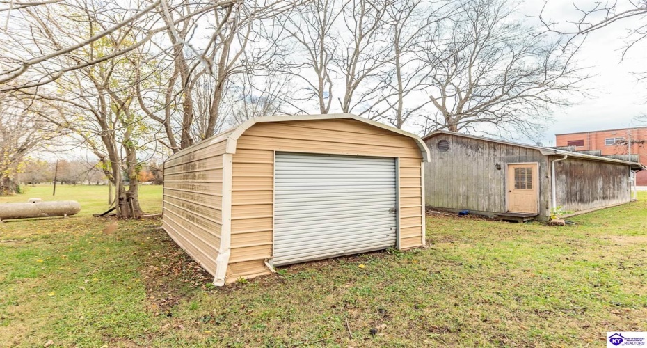 Beech Street, Glendale, Kentucky 42740, ,2 BathroomsBathrooms,For Sale,Beech Street,HK24004294