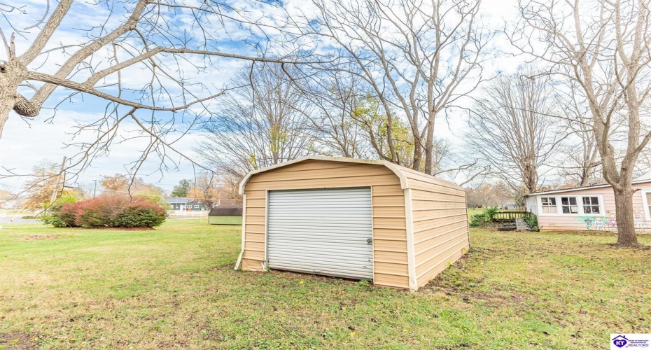 Beech Street, Glendale, Kentucky 42740, ,2 BathroomsBathrooms,For Sale,Beech Street,HK24004294