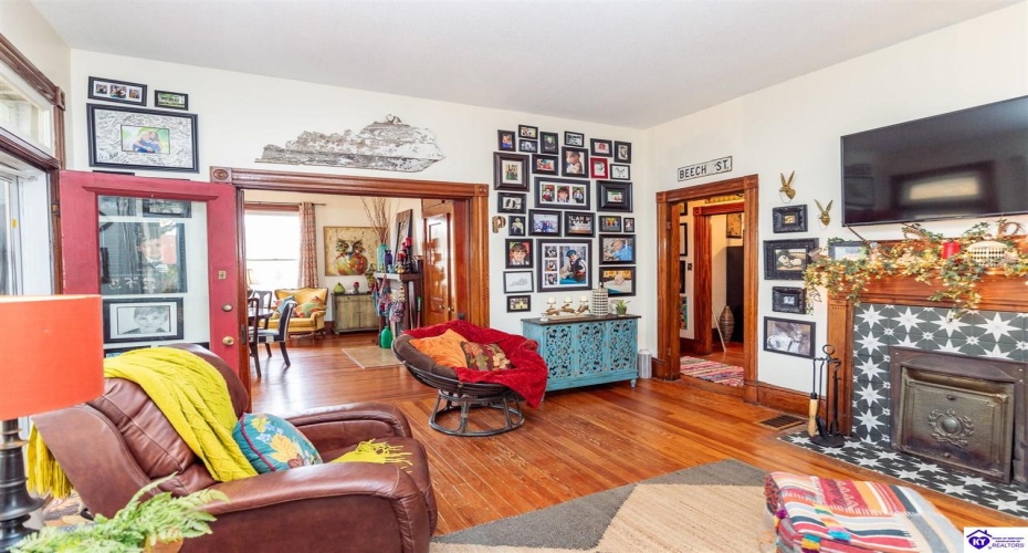 Beech Street, Glendale, Kentucky 42740, ,2 BathroomsBathrooms,For Sale,Beech Street,HK24004294