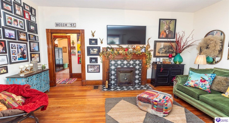 Beech Street, Glendale, Kentucky 42740, ,2 BathroomsBathrooms,For Sale,Beech Street,HK24004294