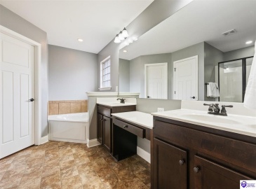 Hidden Falls Drive, Mount Washington, Kentucky 40047, ,2 BathroomsBathrooms,For Sale,Hidden Falls Drive,HK24004297